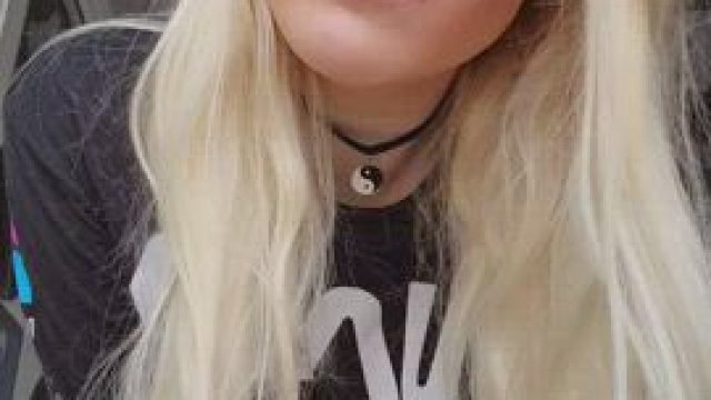 Guys in my class have no idea.. but you guys get to see what I'm hiding und