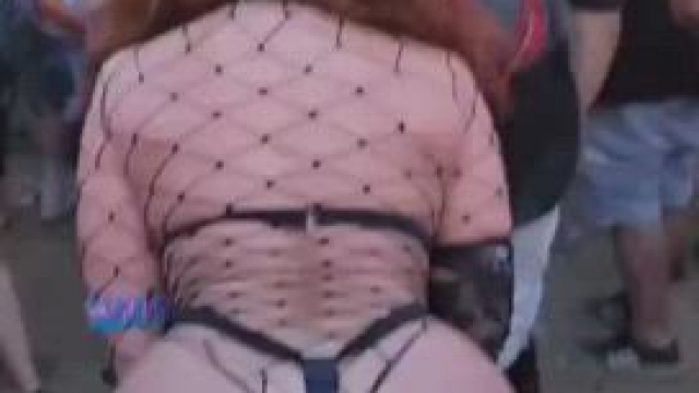 This is why I love to party in public with strangers