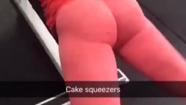 Thick babe working out