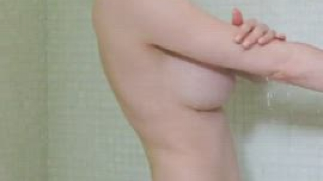 I could watch Bunny Colby washing her tits all day