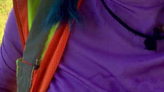 the perfect entertainment for sitting in traffic [gif]