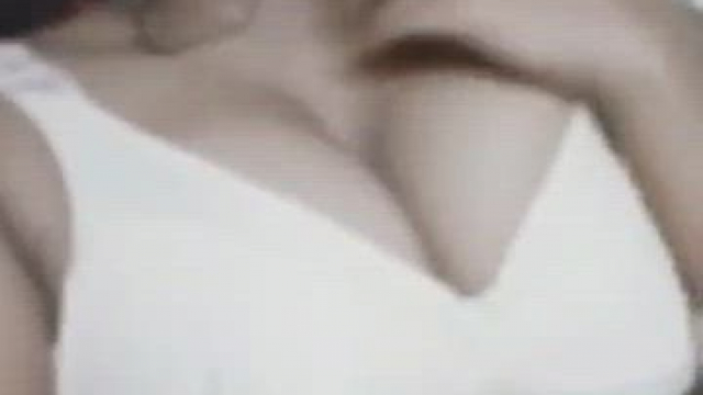 Massive tits teen dirty talking and showing everything on video call