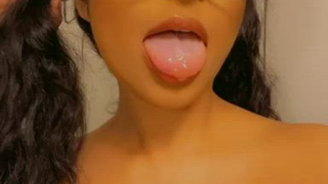 Wanna cum on my glasses