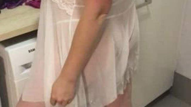 [Gif] Don’t all Moms do the laundry like this?