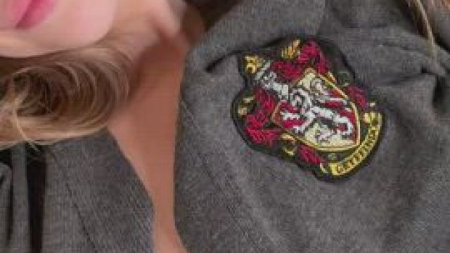 100 points to gryffindor if you eat ass!