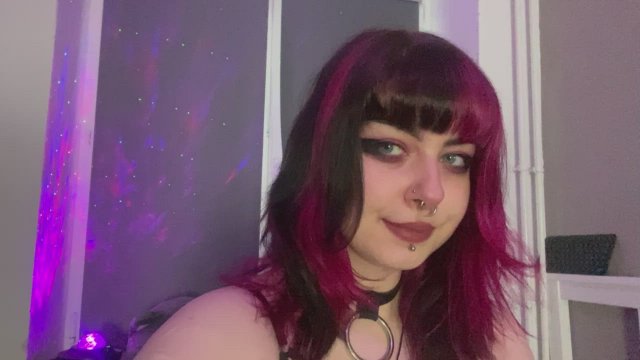 I love showing my big tiddys to you guys!