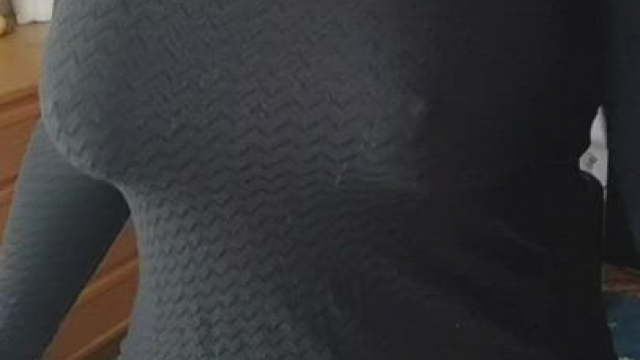 [Gif] Do you mind my nipples peeking through the shirt?