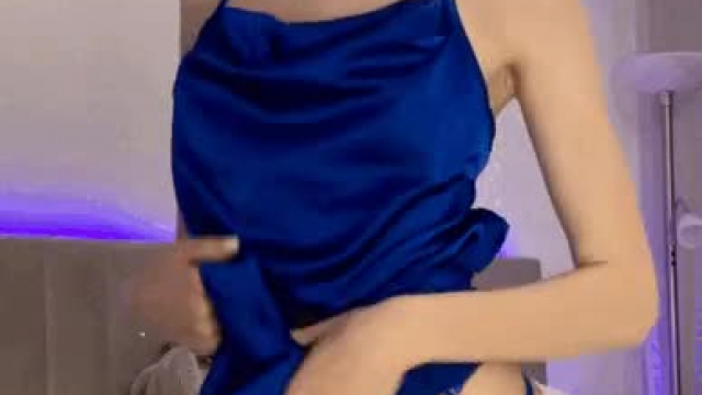 5ft and 95lb teen...would you smash?