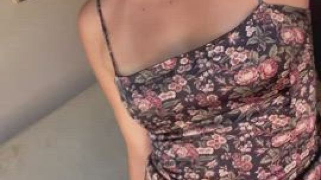 I love not wearing panties under my dresses ;)