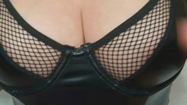 Worship every inch on my body