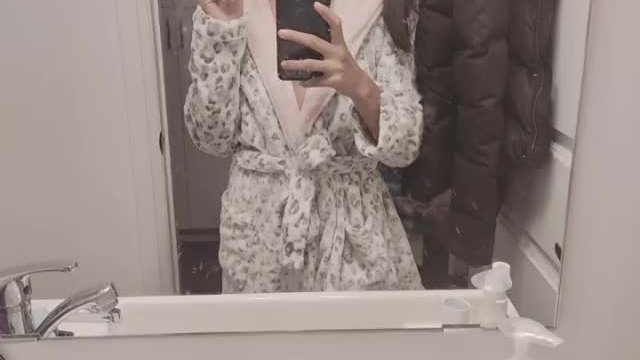 Come overr I'm horny..