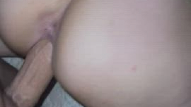 Small Latina throws her ass back