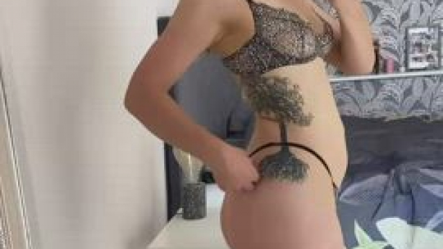 Workout girls with tattoos or any girl with tattoos