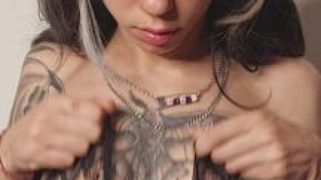 Look how i bounce my boobs for you