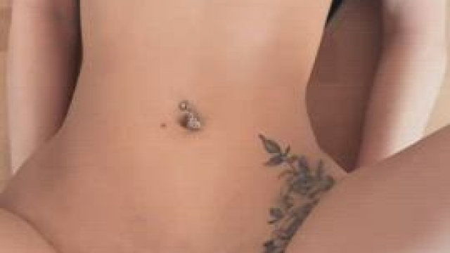 my lips grippin‘ that cock thightly on my parents kitchen table