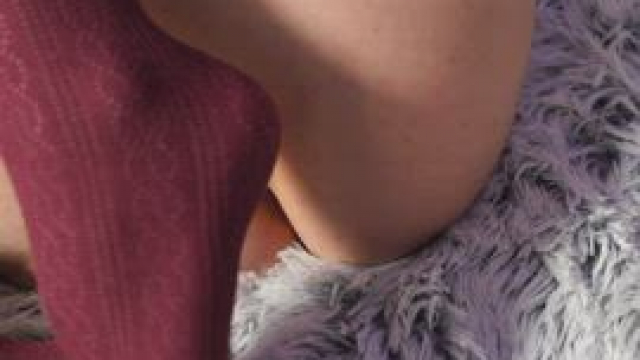 This kitty needs to get fed, maybe something in your pants...