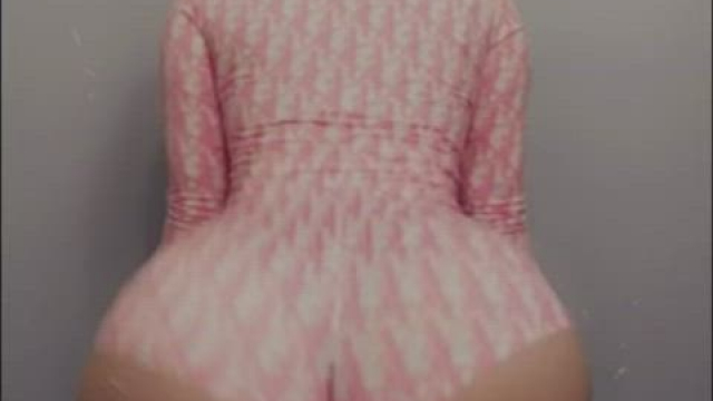 Hips tiktok when I dance