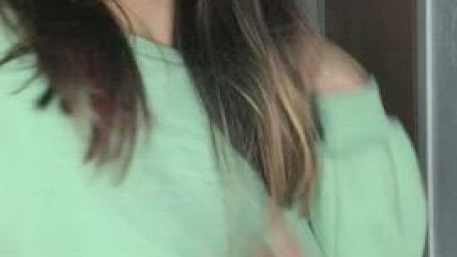 Wanna see me get naked ?