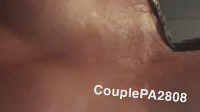 Bin gerade im (F)itness Studio duschen, kannst du vorbei kommen in meine Kabine?