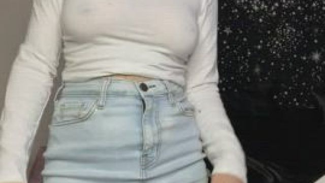 Does the skirt stay on while we fuck?