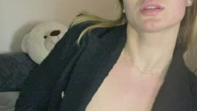 I want to let one lucky Redditor cum on my face multiple times