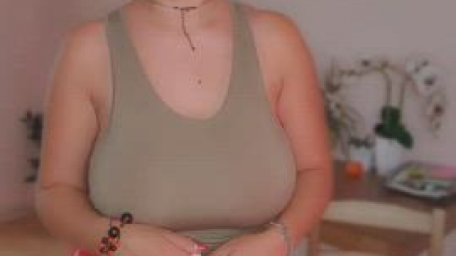 A magical change from a sporty girl to a young student with really huge skills. 